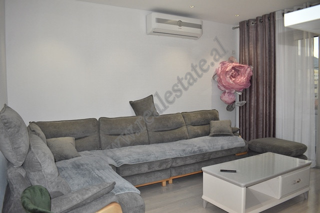 Apartament 1+1 me qera prane QSUT ne Tirane.&nbsp;
Pozicionohet ne katin e trete te nje pallati ekz